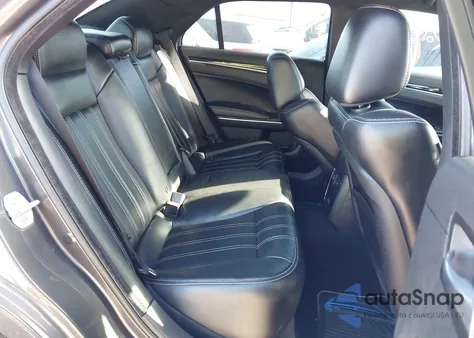 2019 Chrysler 300 300S z USA, uszkodzony, nr VIN 2C3CCABG6KH639099